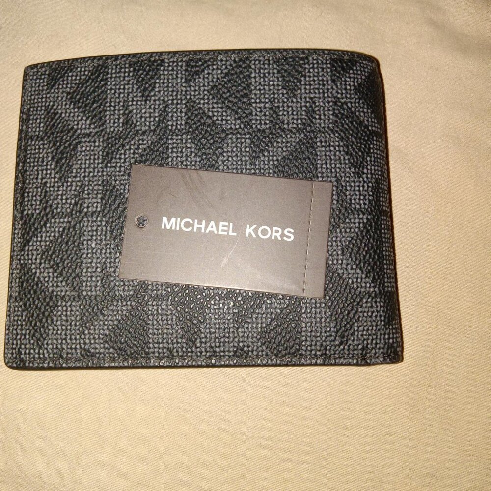 Michael Kors Men's Wallet - Picture 6 of 7